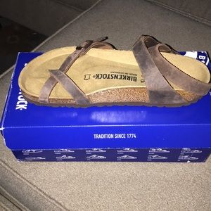 NWT Yara Birkenstock’s